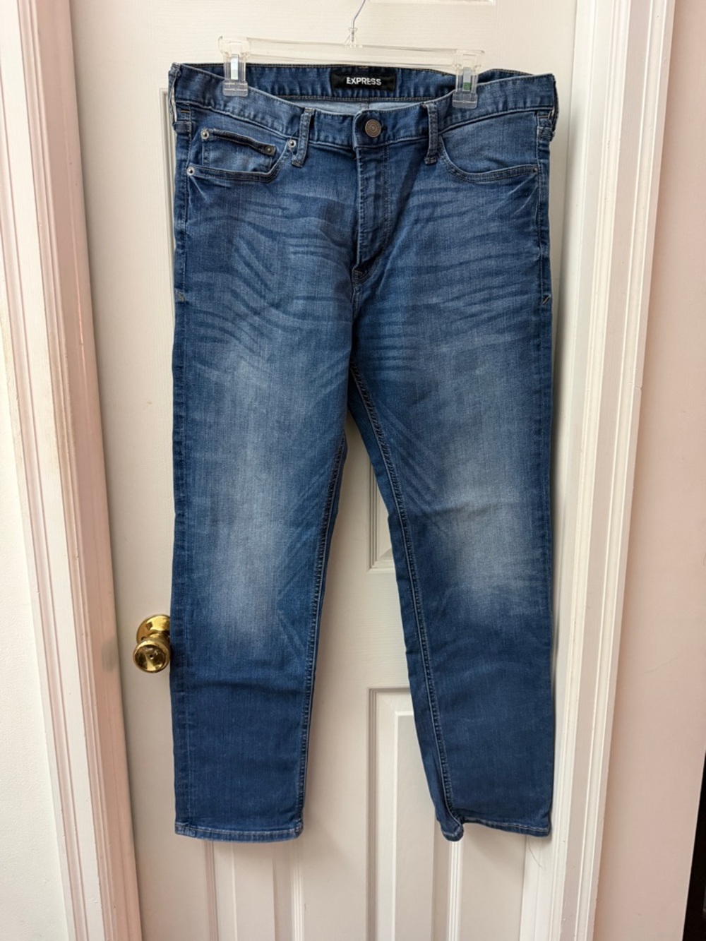 Express Men’s Slim Straight Jeans in Faded Blue Wash
